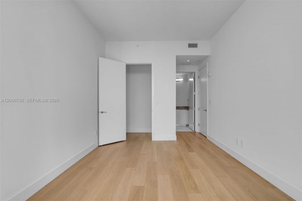 175 SE 25 Rd , Unit 3003, Miami, FL 33129 Photo