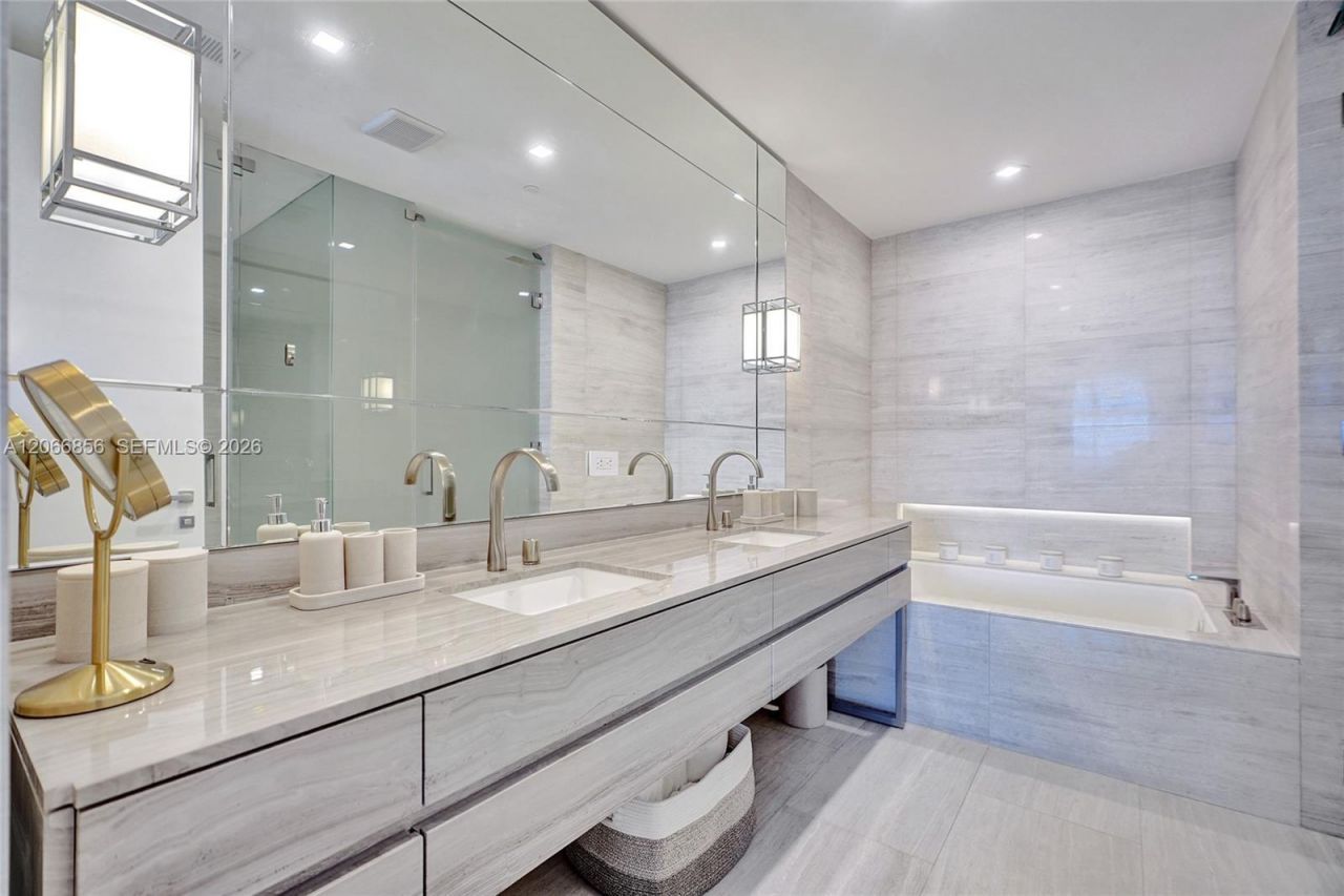 18975 Collins Ave , Unit 2303, Sunny Isles Beach, FL 33160 Photo