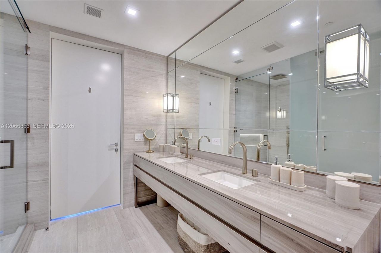 18975 Collins Ave , Unit 2303, Sunny Isles Beach, FL 33160 Photo
