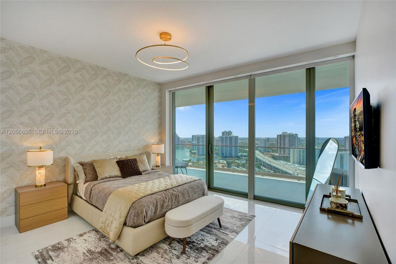 18975 Collins Ave , Unit 2303, Sunny Isles Beach, FL 33160 Photo