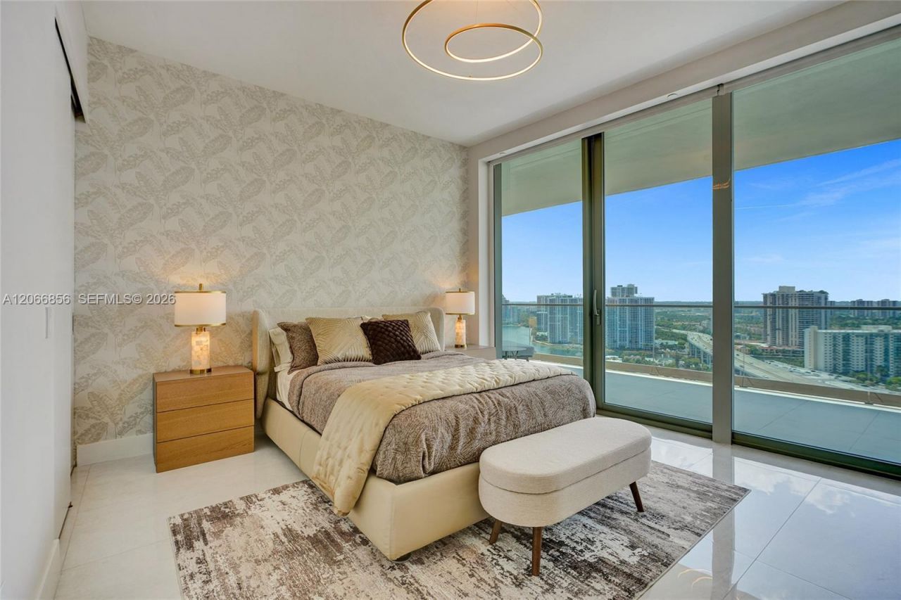18975 Collins Ave , Unit 2303, Sunny Isles Beach, FL 33160 Photo