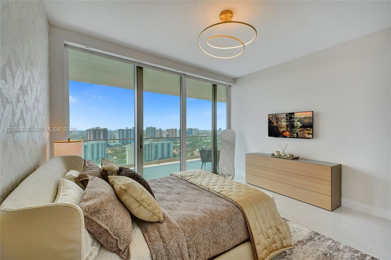 18975 Collins Ave , Unit 2303, Sunny Isles Beach, FL 33160 Photo