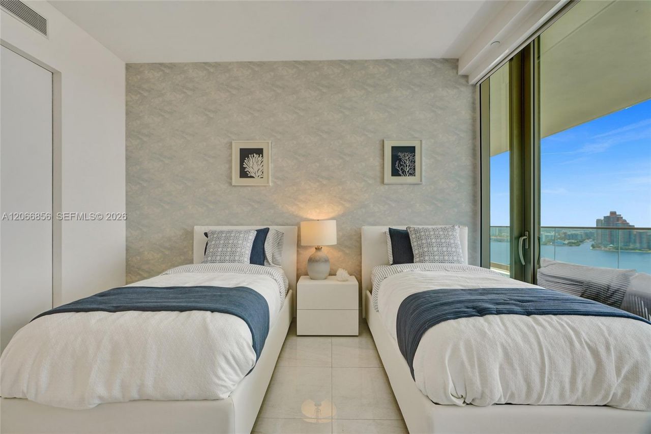 18975 Collins Ave , Unit 2303, Sunny Isles Beach, FL 33160 Photo