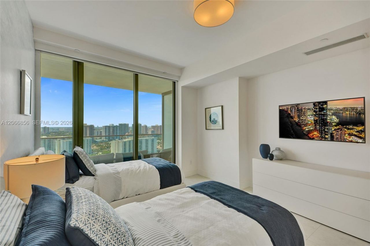18975 Collins Ave , Unit 2303, Sunny Isles Beach, FL 33160 Photo