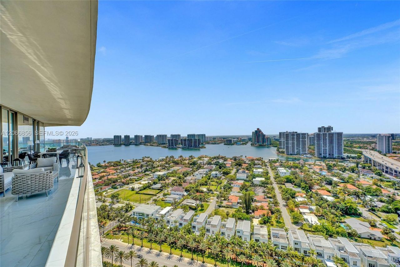 18975 Collins Ave , Unit 2303, Sunny Isles Beach, FL 33160 Photo