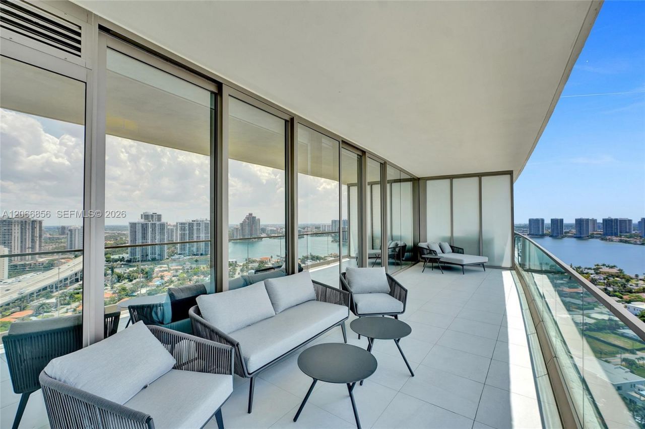 18975 Collins Ave , Unit 2303, Sunny Isles Beach, FL 33160 Photo