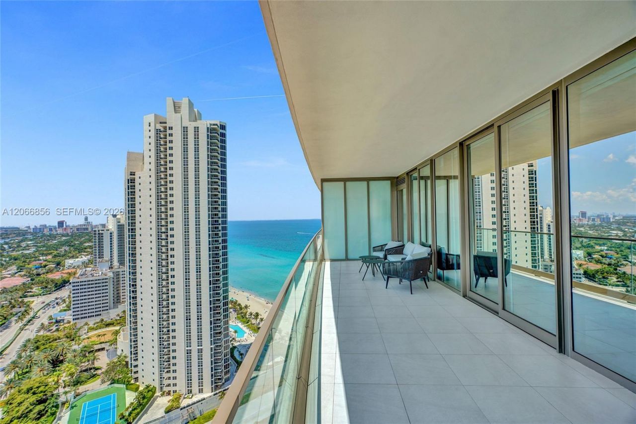 18975 Collins Ave , Unit 2303, Sunny Isles Beach, FL 33160 Photo