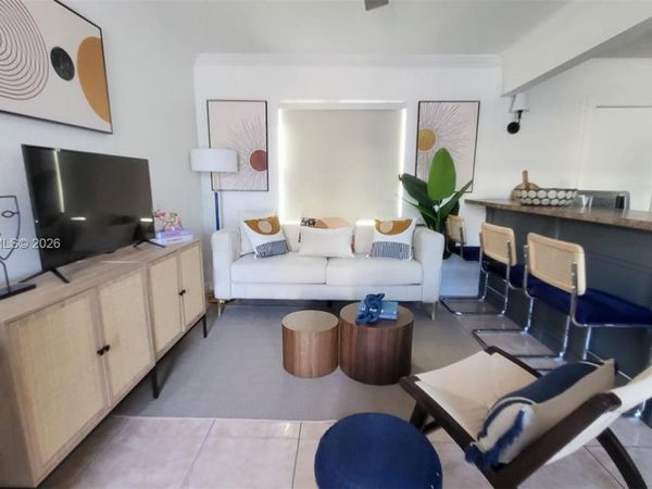 338 Roosevelt St , Unit 1003, Hollywood, FL 33019