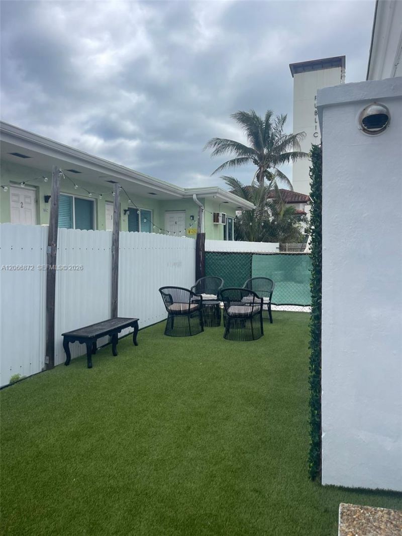 338 Roosevelt St , Unit 1003, Hollywood, FL 33019 Photo