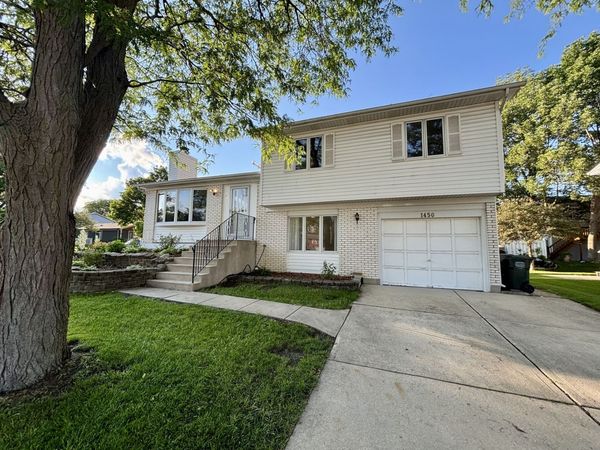 1450 Sturbridge Court , Hoffman Estates, IL 60192
