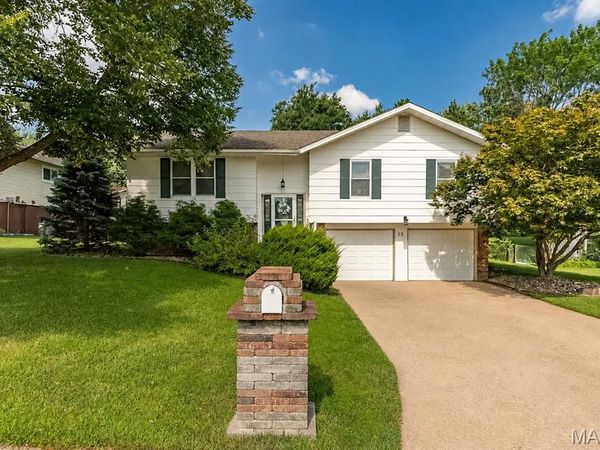 12 Spring Wood Drive , St Peters, MO 63376