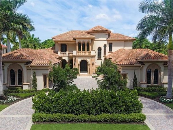 2581 ESCADA DR, NAPLES, FL 34109