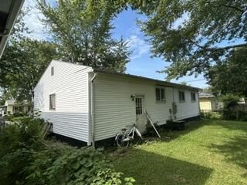 1327 Essex Drive, Lima, OH 45804 Photo 3