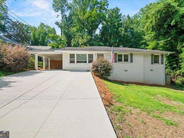 31 W Belle Isle Road, Sandy Springs, GA 30342