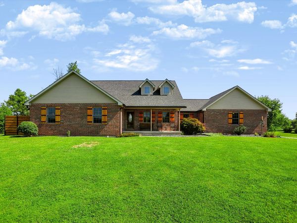 9145 E 700 N, Hope, IN 47246