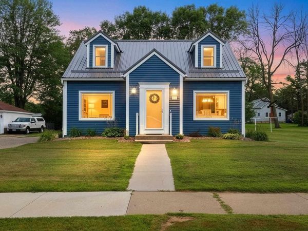172 WILLIAMS STREET, Pulaski, WI 54162