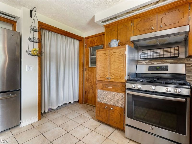 1516 Gulling Avenue, Louisville, OH 44641 Photo 10