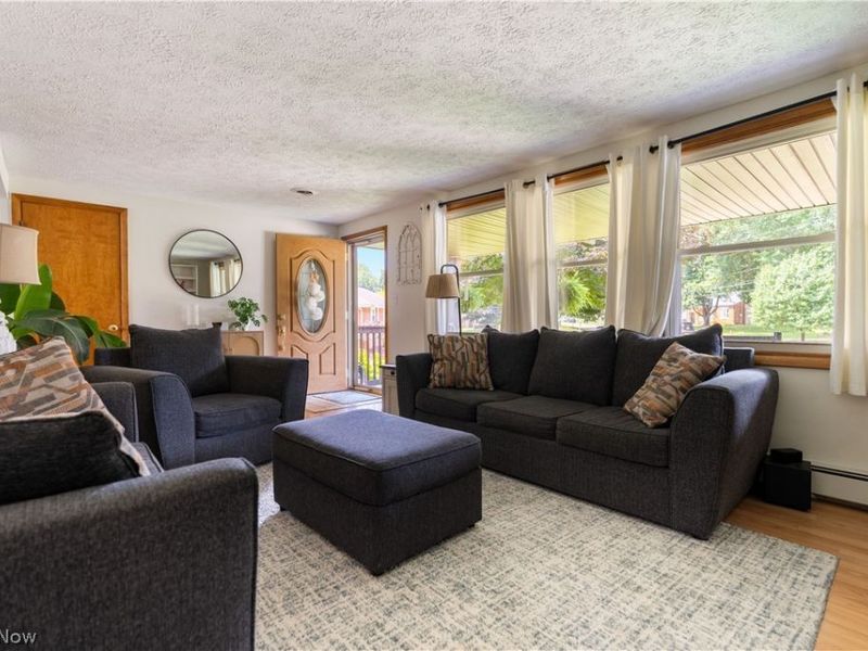 1516 Gulling Avenue, Louisville, OH 44641 Photo 3