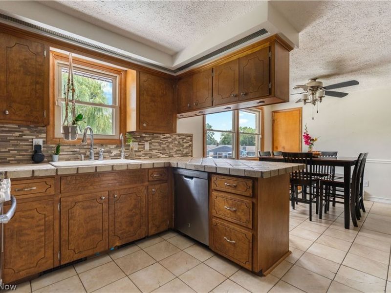 1516 Gulling Avenue, Louisville, OH 44641 Photo 8