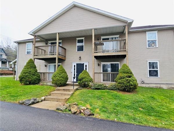 77 W Wood Street, Unit 4, Lowellville, OH 44436