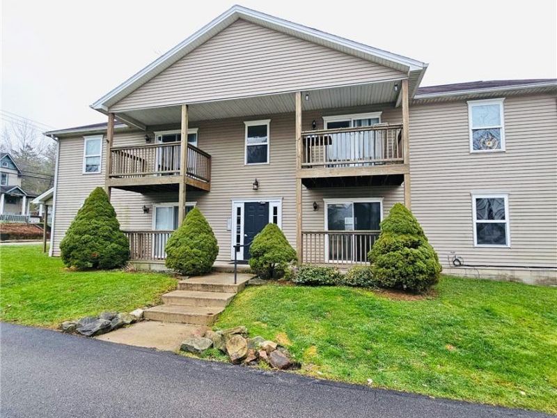 77 W Wood Street, Unit 4, Lowellville, OH 44436 Photo 1