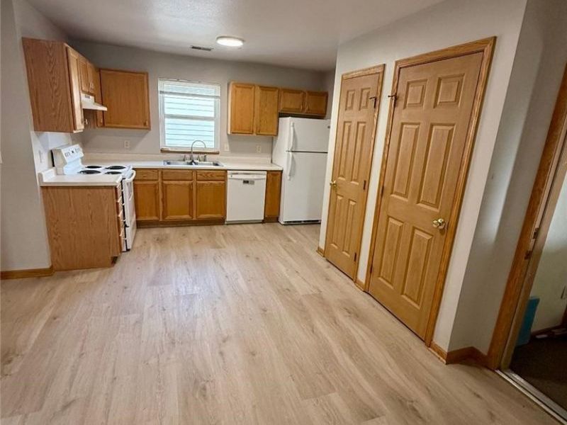 77 W Wood Street, Unit 4, Lowellville, OH 44436 Photo 3