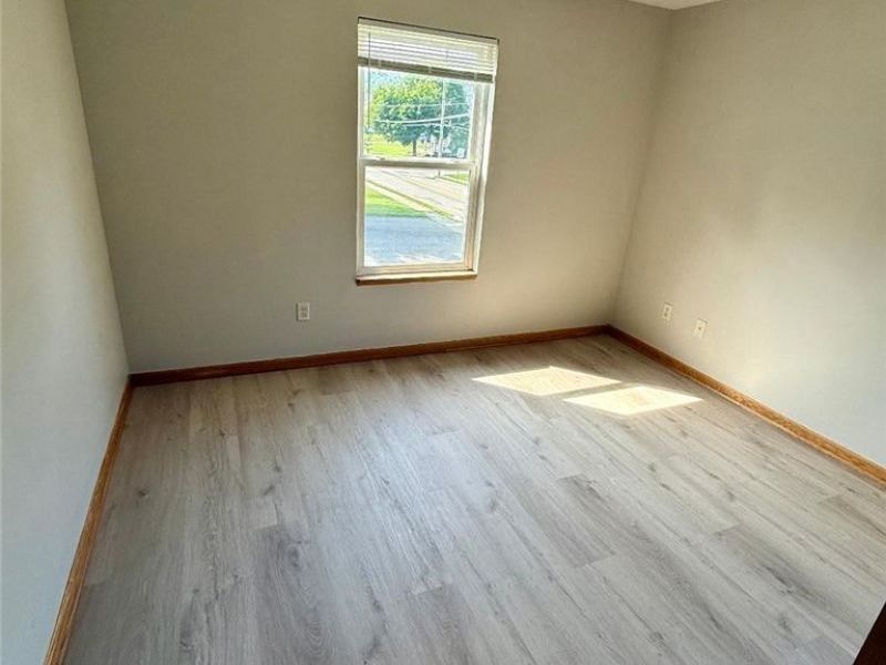 77 W Wood Street, Unit 4, Lowellville, OH 44436 Photo 6