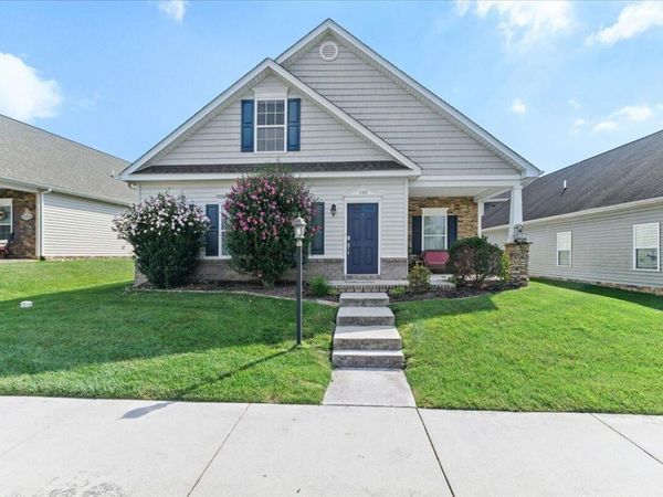 110 Roudabush DR NW, Christiansburg, VA 24073