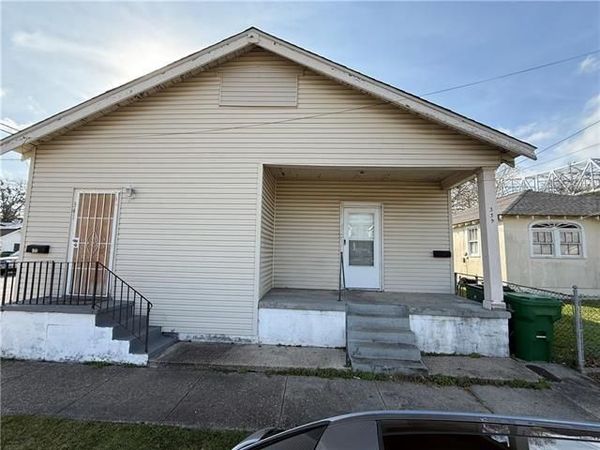339 FRANKLIN Street , Gretna, LA 70053
