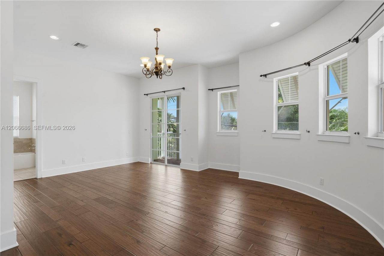 1749 NE 9th St , Fort Lauderdale, FL 33304 Photo