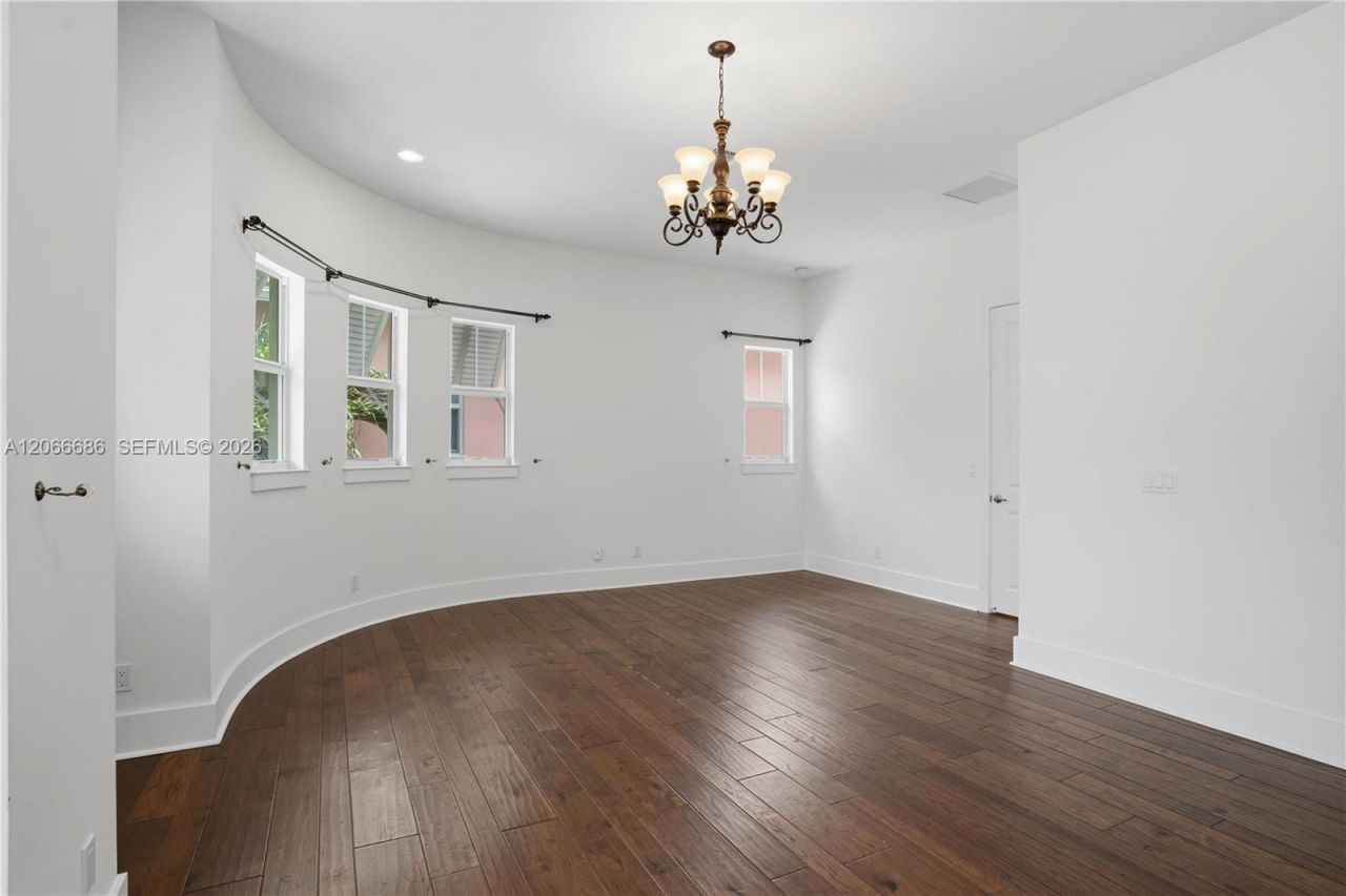1749 NE 9th St , Fort Lauderdale, FL 33304 Photo