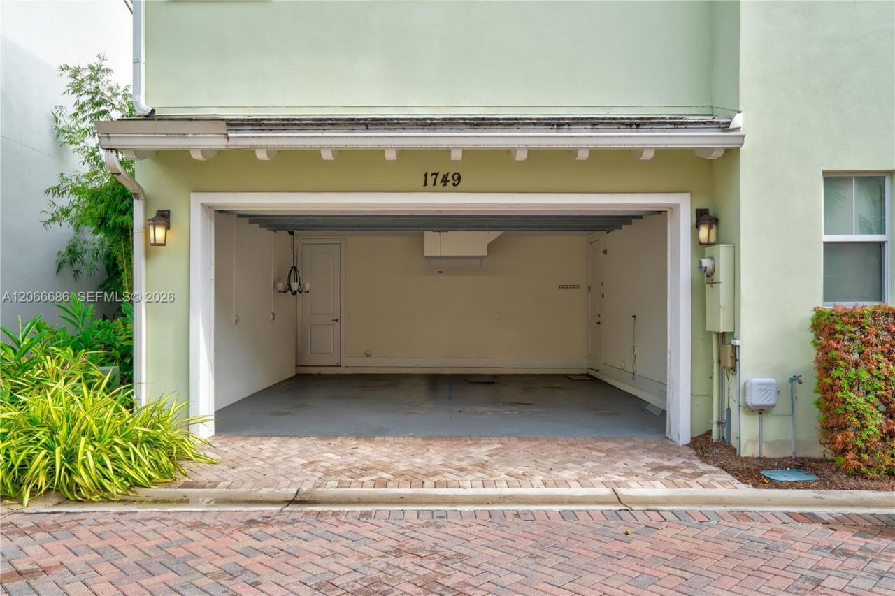 1749 NE 9th St , Fort Lauderdale, FL 33304 Photo