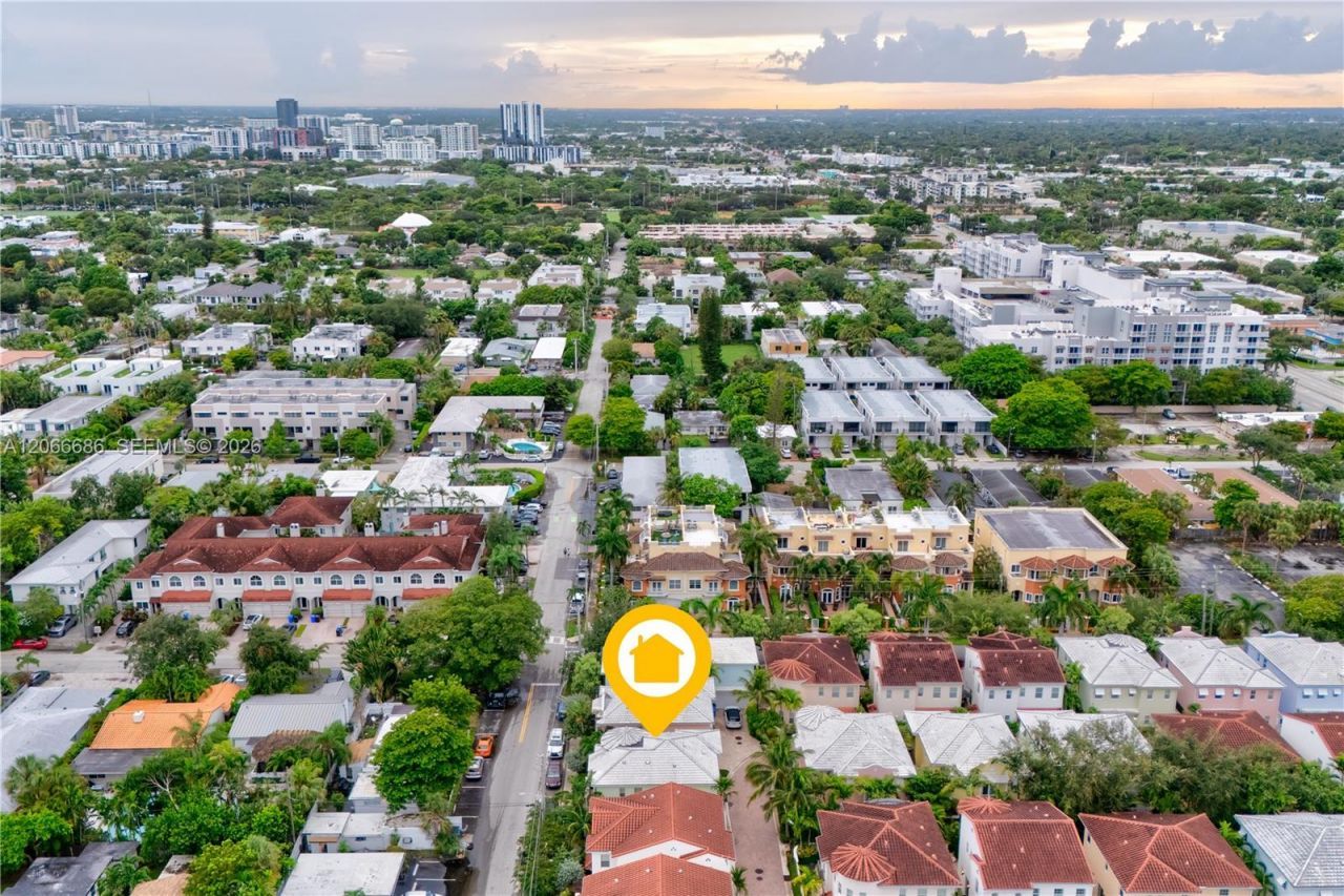 1749 NE 9th St , Fort Lauderdale, FL 33304 Photo