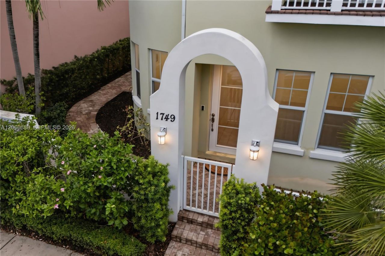 1749 NE 9th St , Fort Lauderdale, FL 33304 Photo