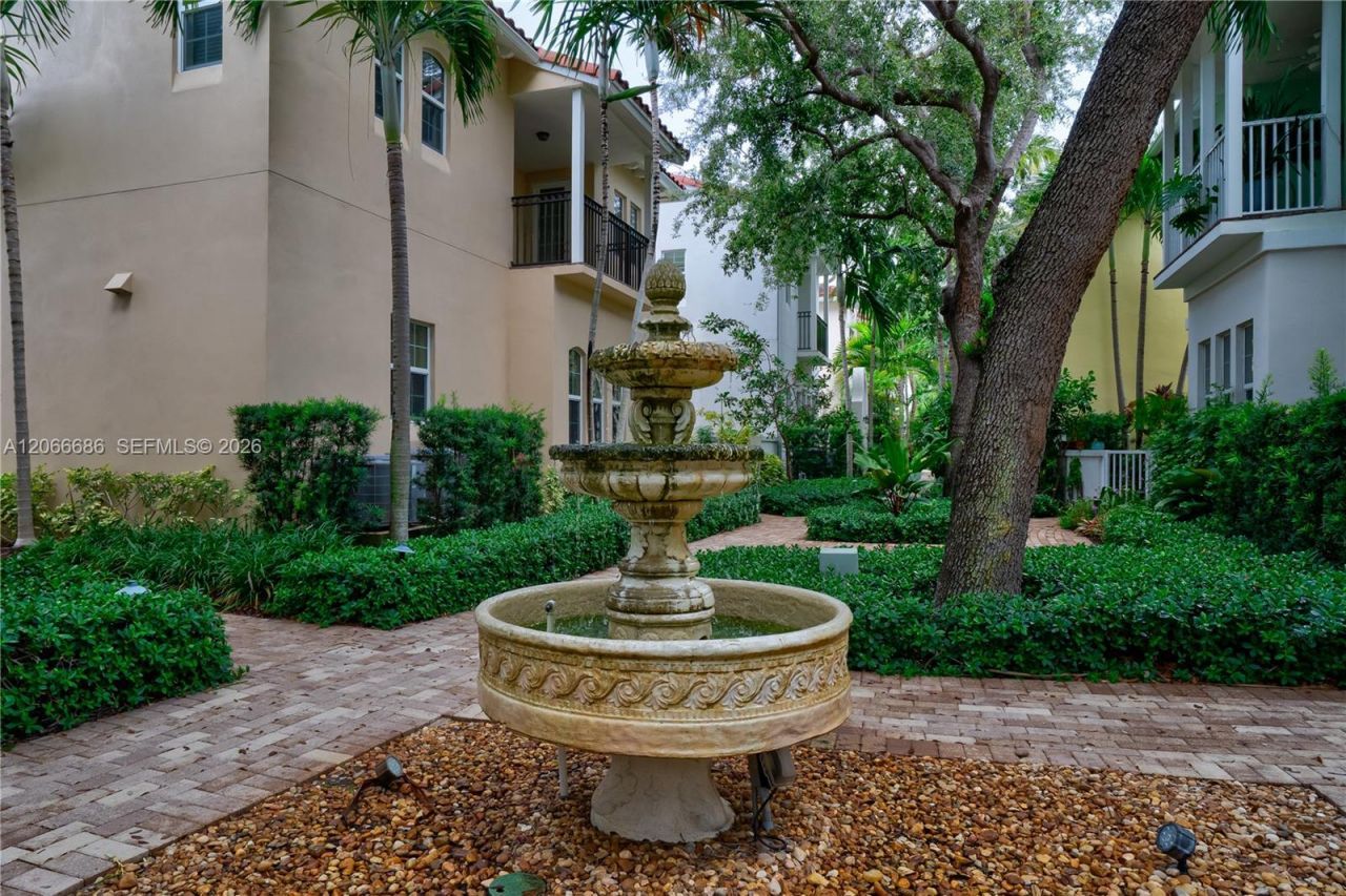 1749 NE 9th St , Fort Lauderdale, FL 33304 Photo