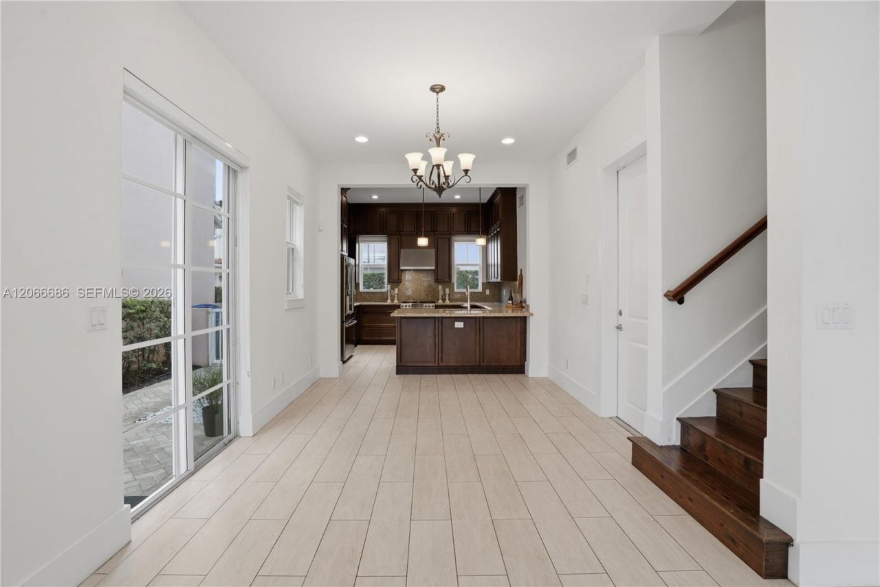 1749 NE 9th St , Fort Lauderdale, FL 33304 Photo
