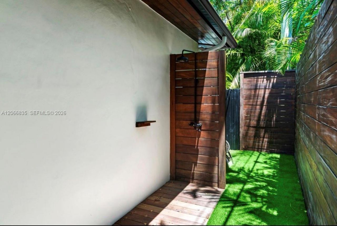 5711 Michelangelo St , Coral Gables, FL 33146 Photo
