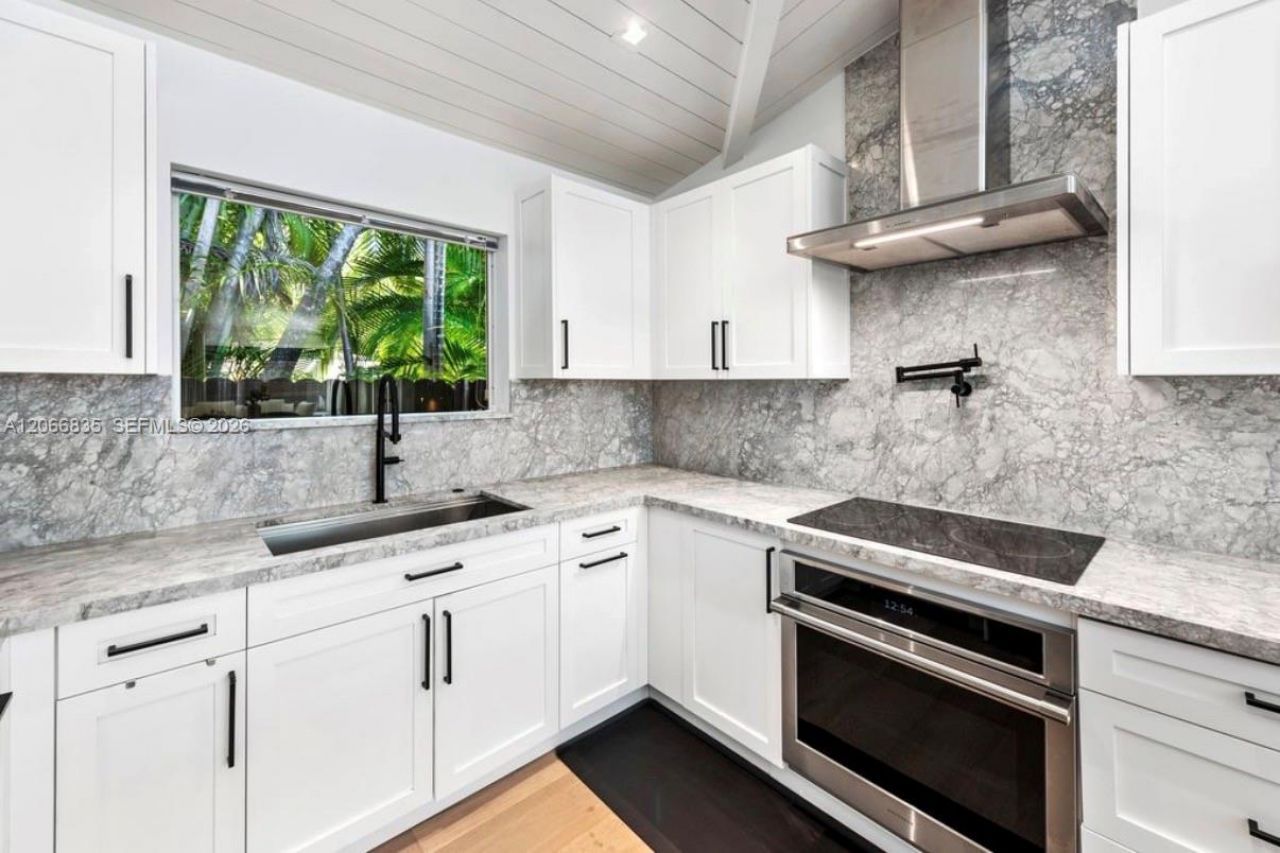 5711 Michelangelo St , Coral Gables, FL 33146 Photo