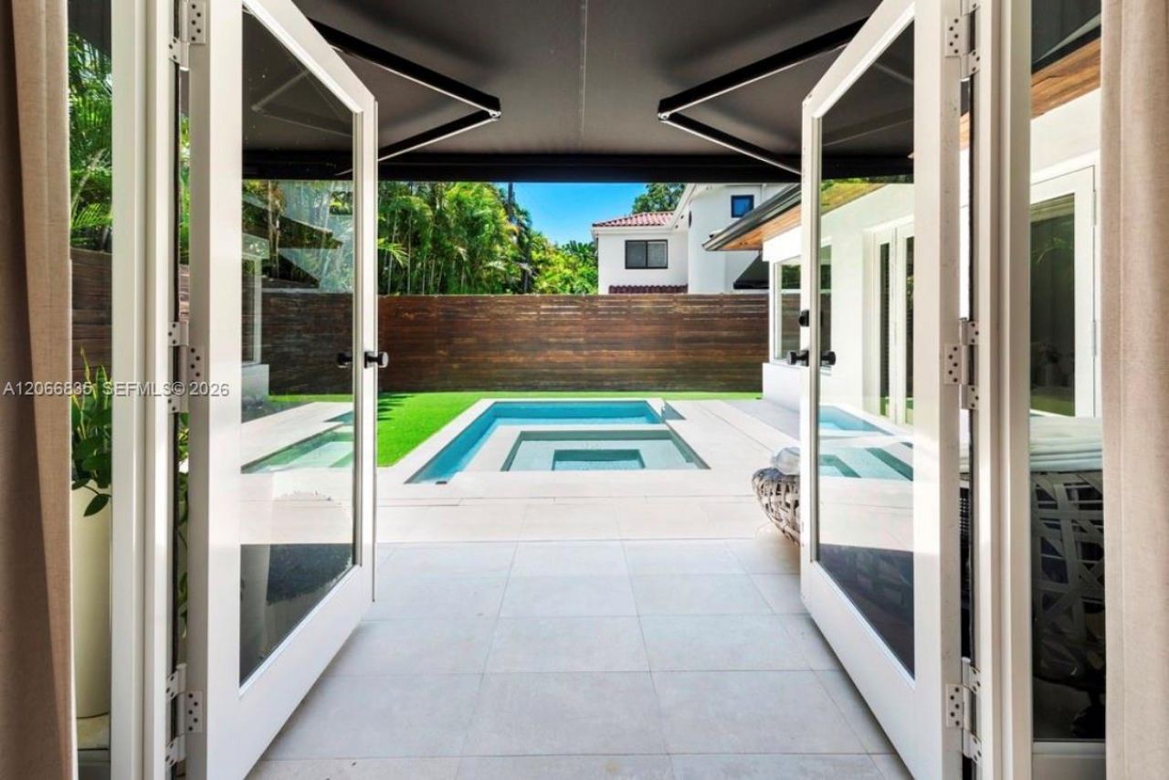 5711 Michelangelo St , Coral Gables, FL 33146 Photo