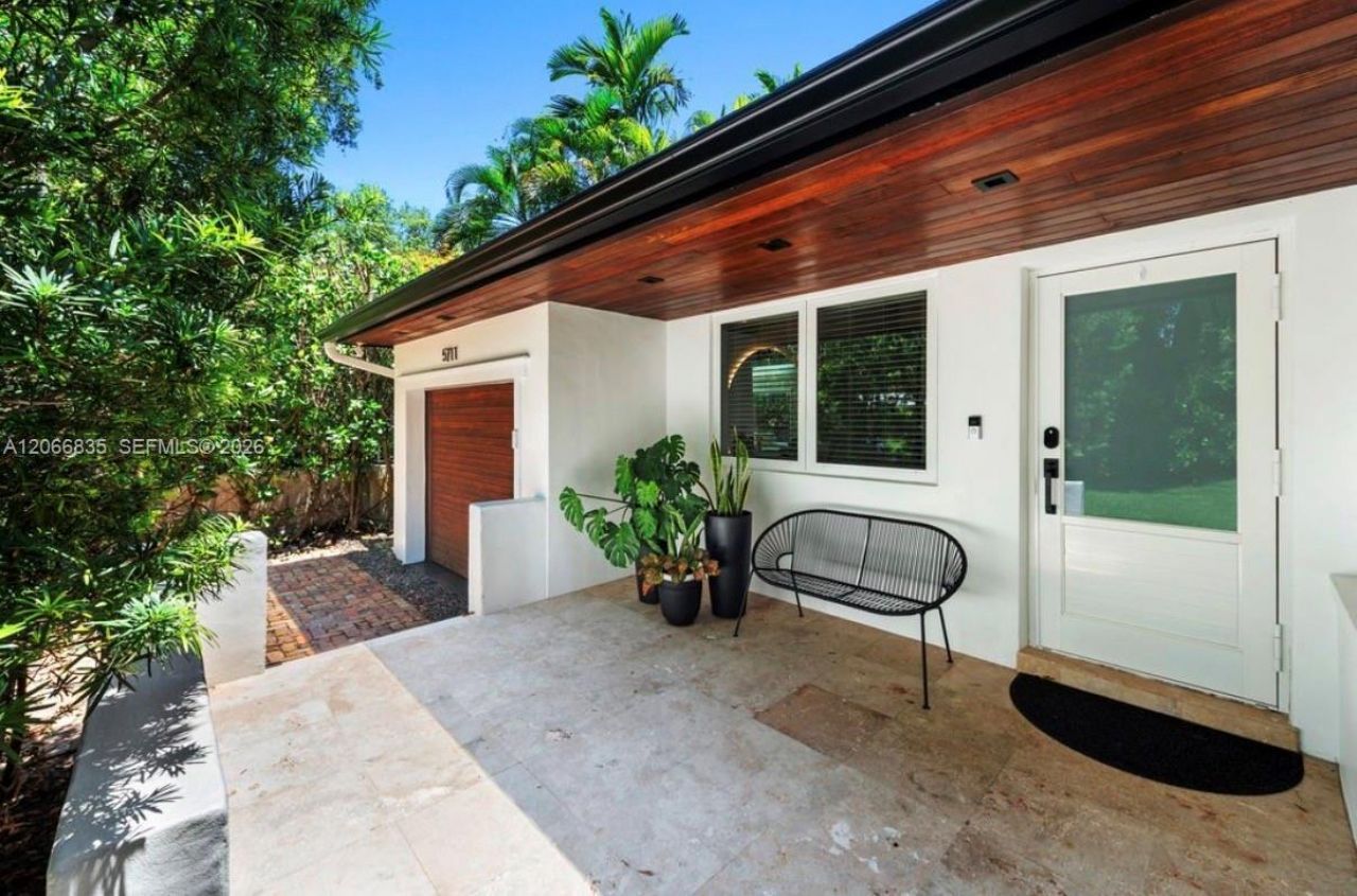 5711 Michelangelo St , Coral Gables, FL 33146 Photo