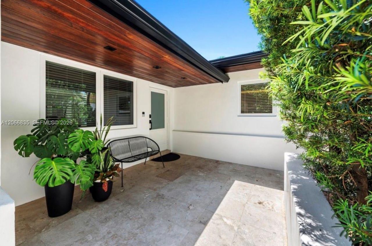 5711 Michelangelo St , Coral Gables, FL 33146 Photo