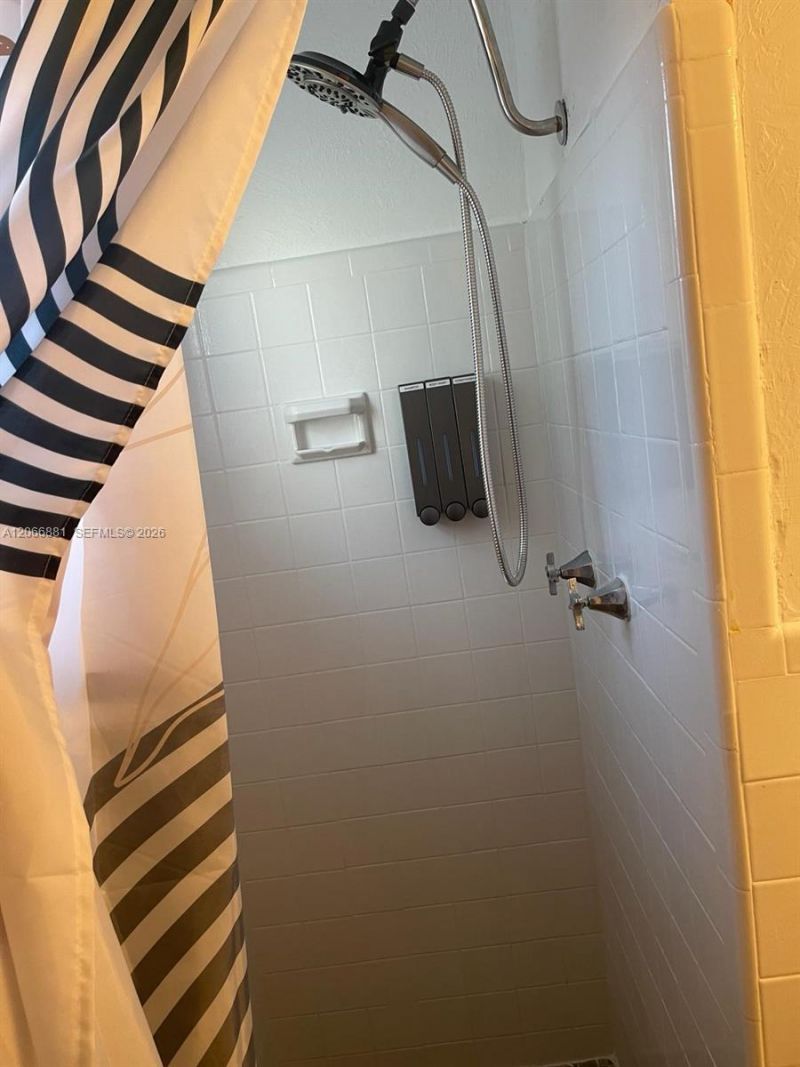 338 Roosevelt St , Unit 1004, Hollywood, FL 33019 Photo