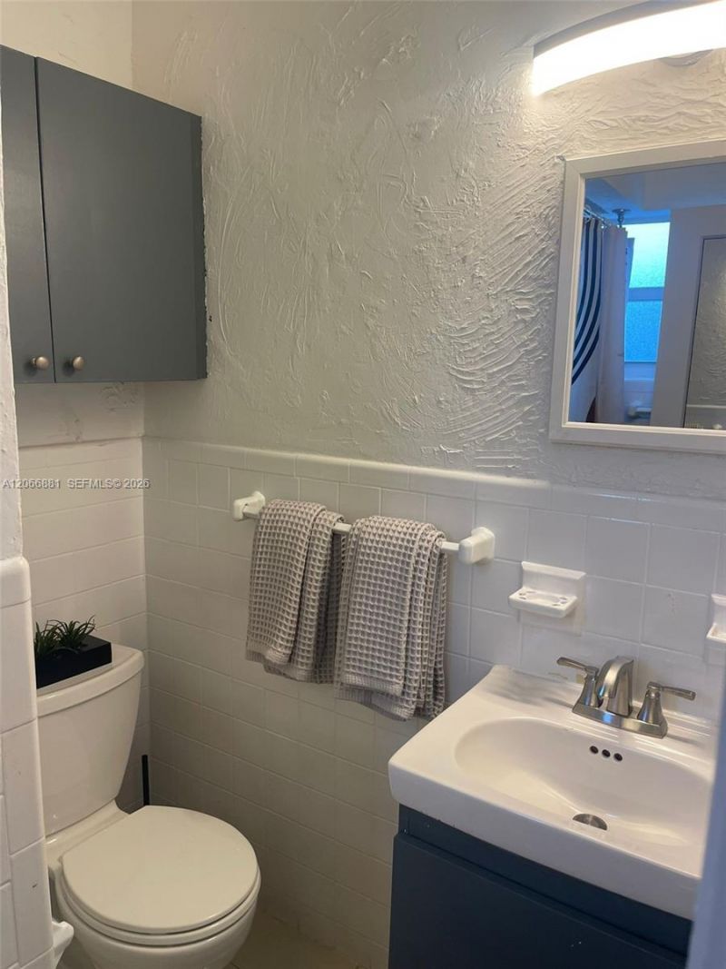 338 Roosevelt St , Unit 1004, Hollywood, FL 33019 Photo