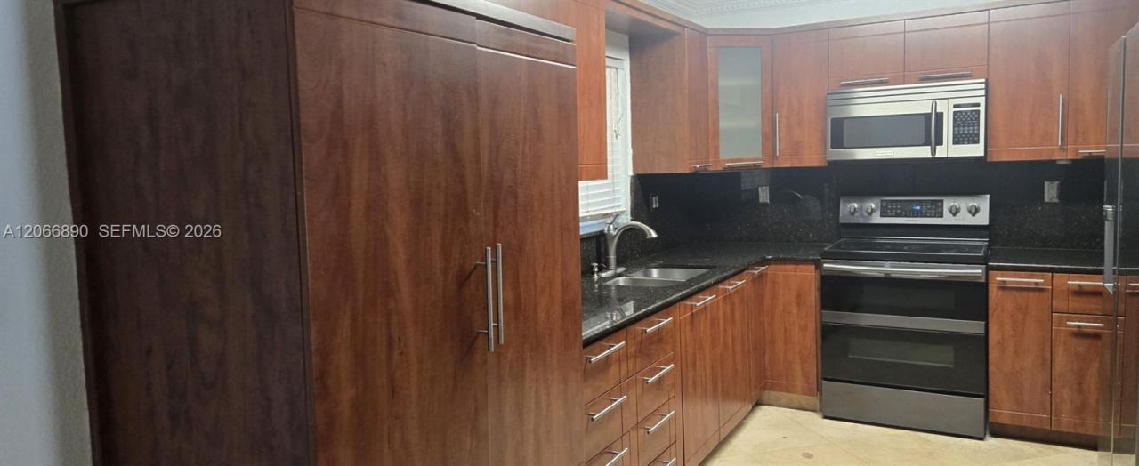 17370 NW 69th Ct , Unit 305, Hialeah, FL 33015 Photo
