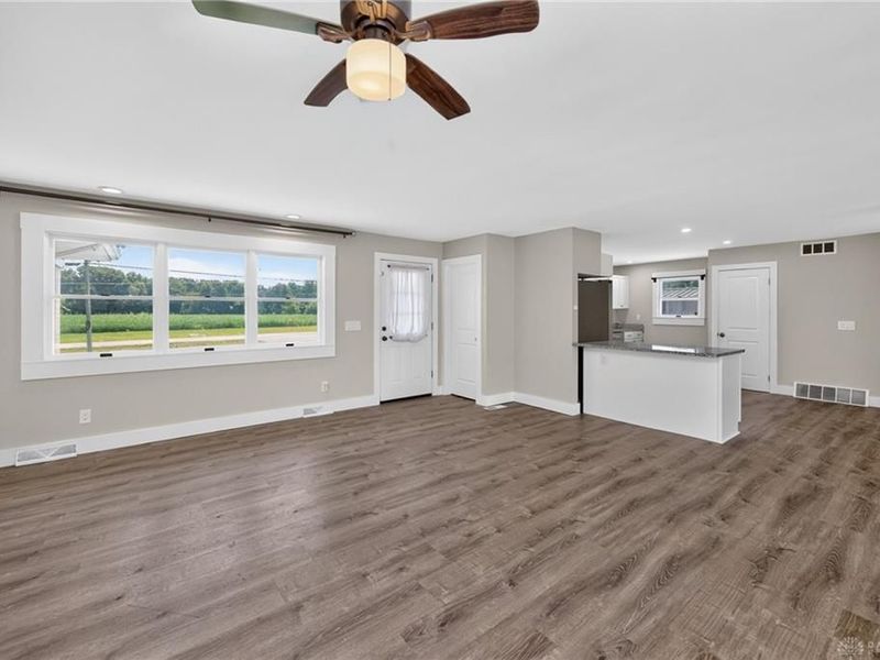 8261 Morrow Cozaddale Road, Hamilton Township, OH 45152 Photo 7