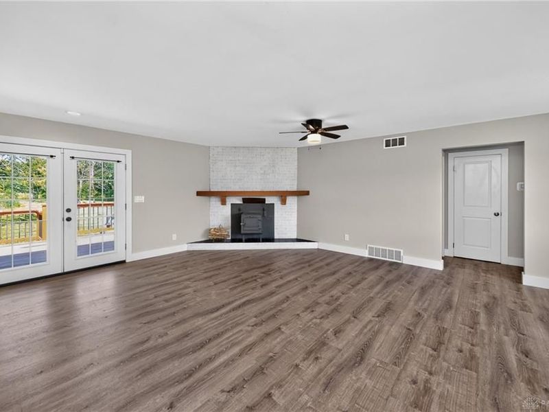 8261 Morrow Cozaddale Road, Hamilton Township, OH 45152 Photo 9