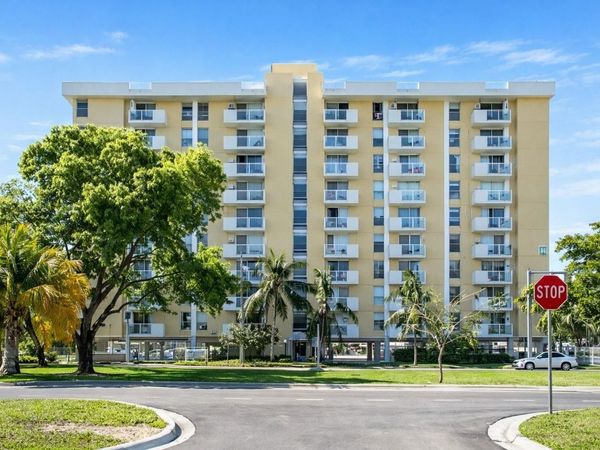 2020 NE 135TH Street, Unit 502, North Miami, FL 33181