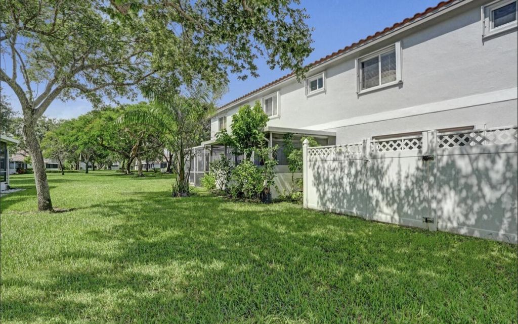 552 NW 208th Terrace, Pembroke Pines, FL 33029 Photo