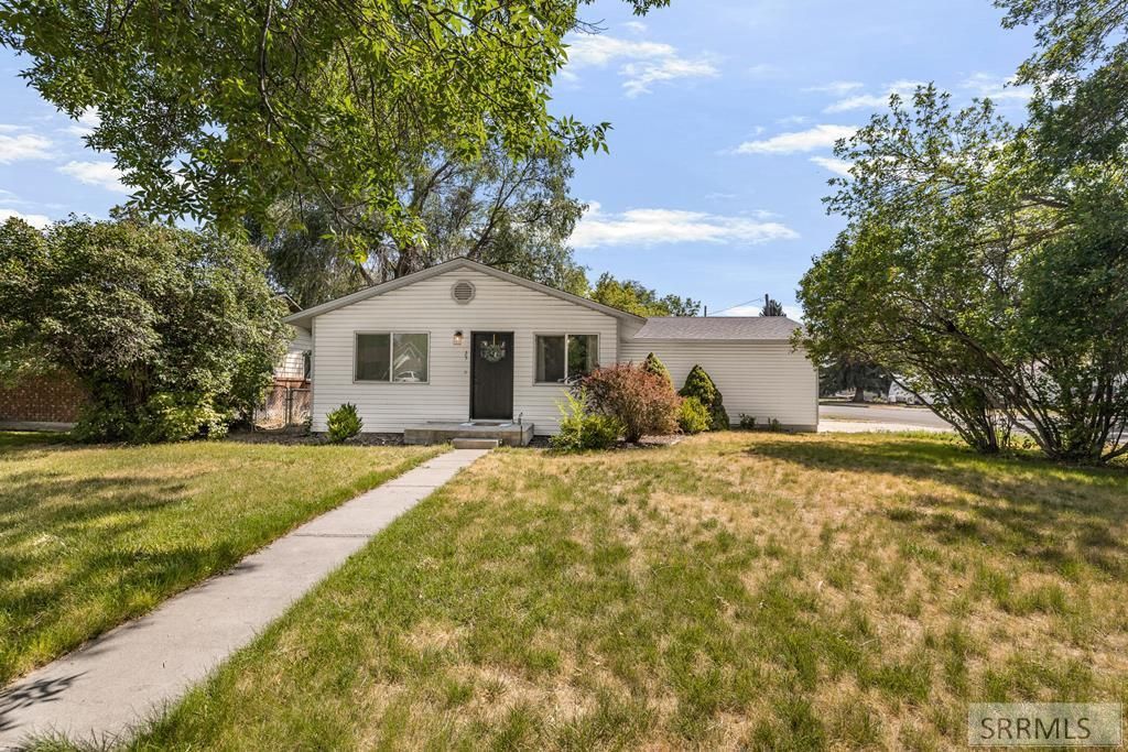 25 W 1st S, Sugar City, ID 83448 Main Photo
