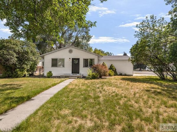25 W 1st S, SUGAR CITY, ID 83448